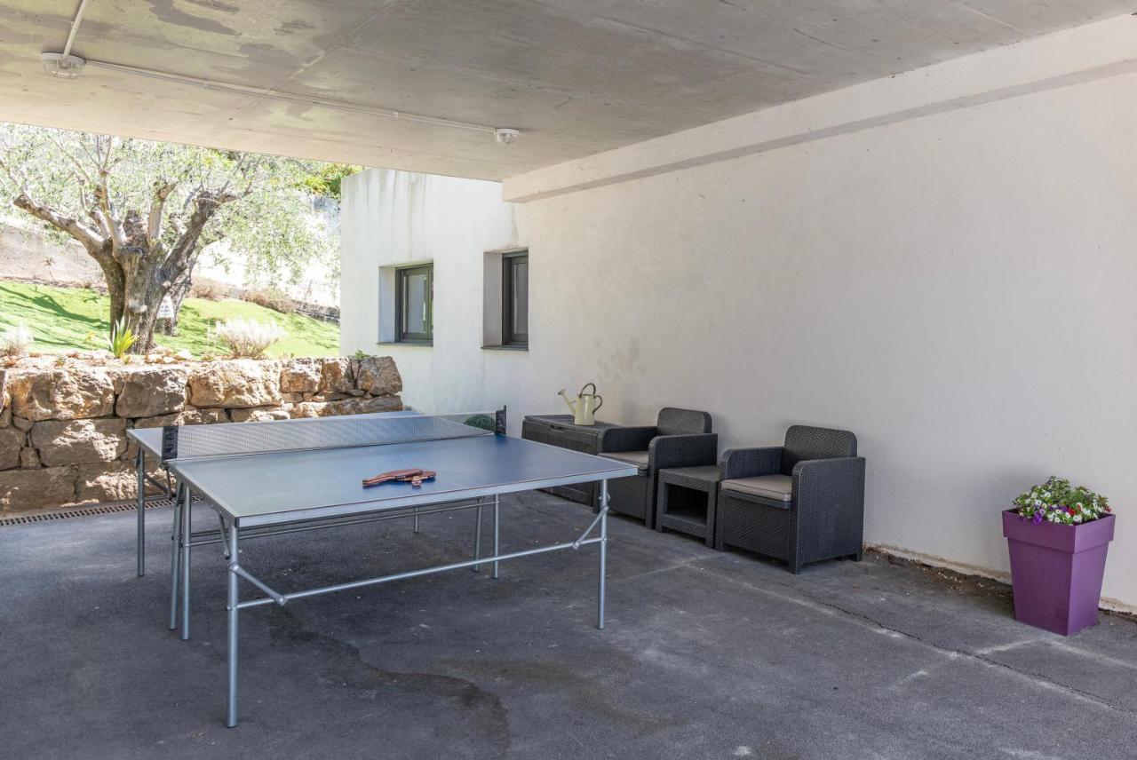 Des Oliviers Villa